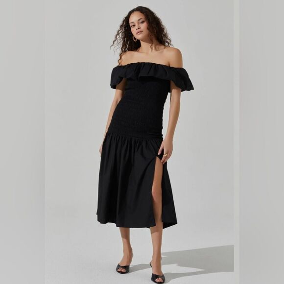 Astr Dresses & Skirts - ASTR Shirred Off Shoulder Ruffle Dress Black Size XS